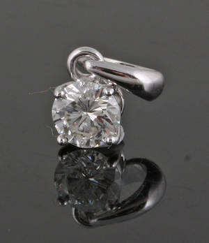 Pendant in 18kt set with brilliant cut diamond approx. 0.35ct.