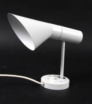 Arne Jacobsen.  AJ-væglampe. 