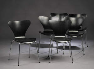 Arne Jacobsen 1902-1971. Seks stole model 3107. 6