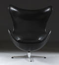Ægget af Arne Jacobsen, lænestol med originalt sort patineret læder