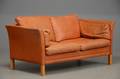 2-pers. sofa med cognacbrunt læder