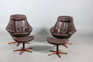 H. W. Klein. Par lænestole med skammel. Et par 4