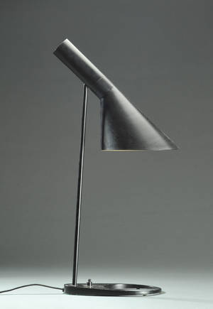 Arne Jacobsen. AJ-Bordlampe