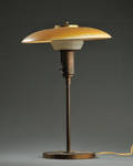 Bordlampe med med gulmalet overskærm. 1930erne