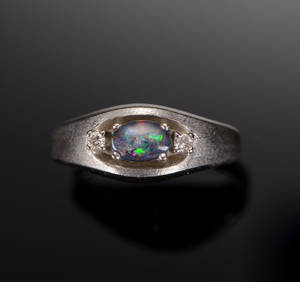 Ring med Opal og diamanter, Hugo Grün