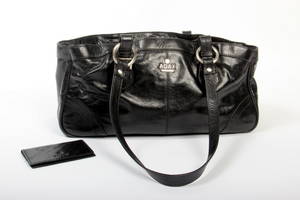 Adax skuldertaske i sort læder