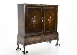 LINNESKÅP, 1900 - talets första hälft