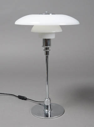 Bordlampe, Louis Poulsen, PH 32 bordlampe af Poul Henningsen. 