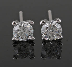 Earrings in 14k white gold set with brilliant cut diamonds 0.62 ct 2.