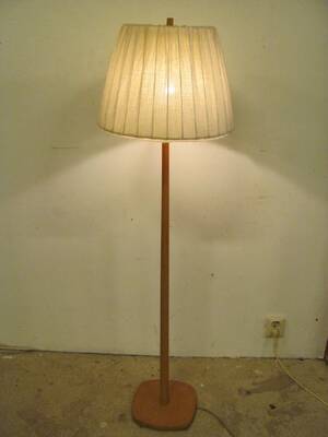 GOLVLAMPA, LJUS EK