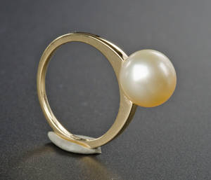 Ring in Gelbgold mit Südseeperle