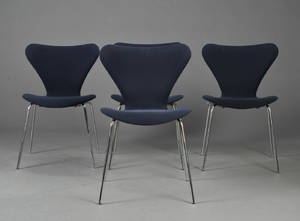Arne Jacobsen. Sæt på fire stole, model 3107 4