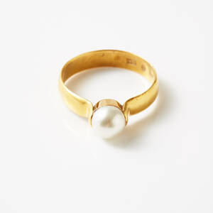 Ring 23 k guld pärla