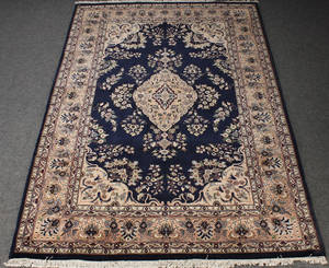 Kashmir Keshan, 200 x 309 cm.