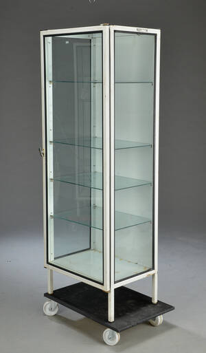 Tandlægeskab af hvidlakeret metal