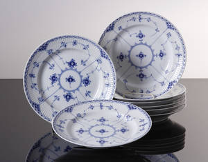 Musselmalet Halvblonde tallerkner 572, porcelæn. Kgl.P. 8 