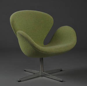 Arne Jacobsen. Lænestol model 3320 Svanen 