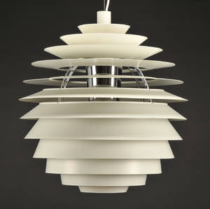 Poul Henningsen. Pendel model KuglenLouvre
