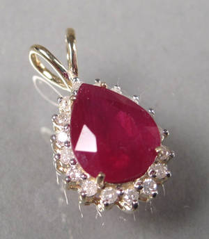 Rubin- og diamantvedhæng