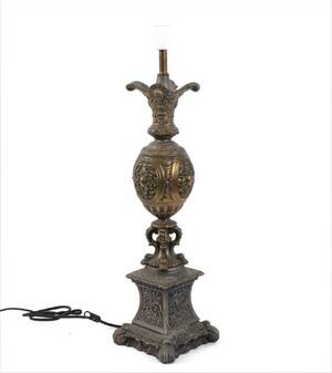 Bordslampa, renässansstil, 192000-tal