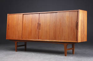 Skænk af teak, 1960erne, dansk møbelproducent