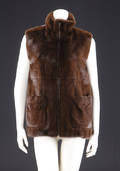 Saga mink. Vest af brun mink. Str. 36 