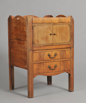 Victoriansk skab af mahogni, 1800-tallets 2. halvdel 