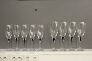 Röd  vitvinsglas, Erika Lagerbielke f. 1960