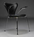 Arne Jacobsen, 7er armstol, sort Savanne læder 