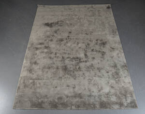 BB Italia. Moderne tæppe 350 x 250 cm.