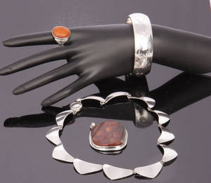 Samling sølvsmykker. Bl.a. halskæde fra N.E. From 4