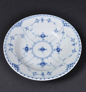 Royal Copenhagen  Kgl. P. Musselmalet Halvblonde. 11 dybe tall. nr. 566. 11