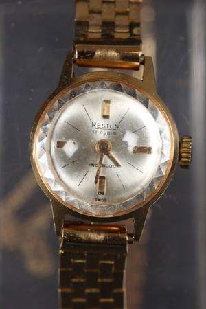 Damearmbåndsur i 18 karat guld.