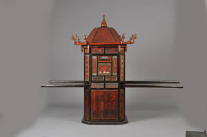 Kinesisk brudekarret af rigt udskåret og bemalet cedertræ, Zhejiang provinsen, ca. 1900