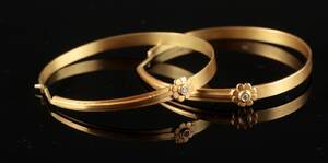 Par brillantcreoler af 14 kt. guld - 11,5 g. 2