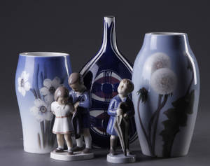 Samling figurer og vaser, porcelæn og fajance. Kgl.P.BG 5