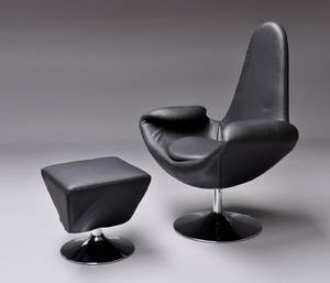 Mayfame. Loungestol med skammel. sort