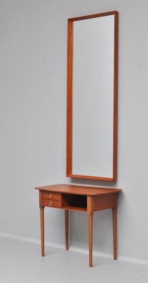 Dansk møbelproducent. Entresæt 2