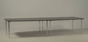 Holmris Stort to-delt konferencebord , sort laminat.