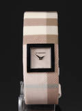 Burberry Dameur med rosa urrem.