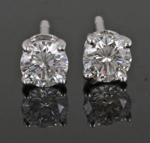 Earrings in 18k set with brilliant cut diamonds 0.58 ct
