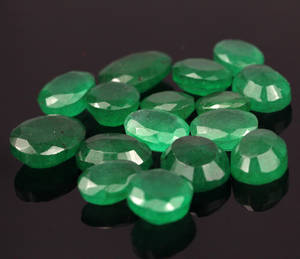 Uindfattet behandlede smaragder ca. 100 ct.