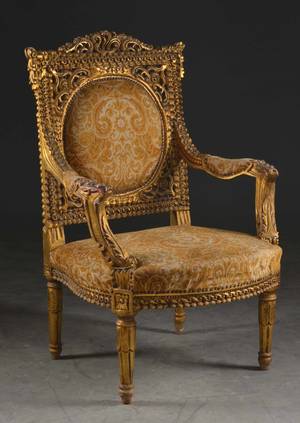 Karmstol, rikt skuren dekor