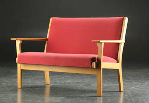 Hans J. Wegner. To-pers. sofa, eg 