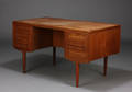 Dansk møbelproducent, fritstående skrivebord, teaktræ, 1960erne