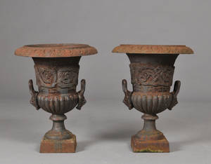 Et par havevaser af støbejern 2