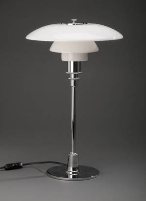 Poul Henningsen. PH 32 bordlampe