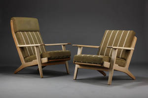 H. J. Wegner, høj- samt lavrygget lænestol, egetræ 2