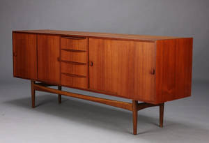 Lav skænk, teaktræ, dansk møbelproducent