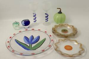 Konstglas, 7 delar. bla Kosta Boda